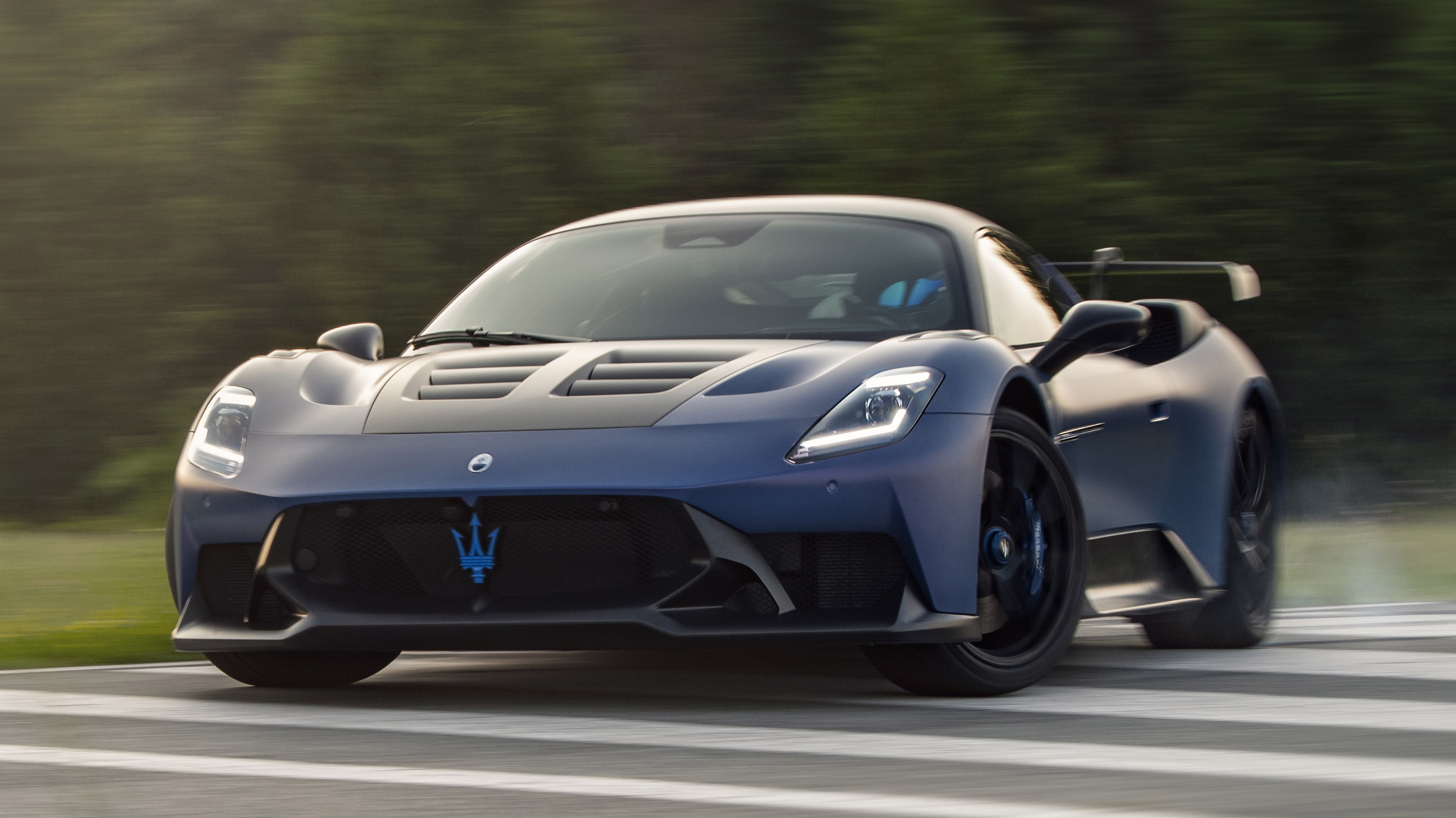بررسی کامل خودرو Maserati GT2 Stradale مازراتی