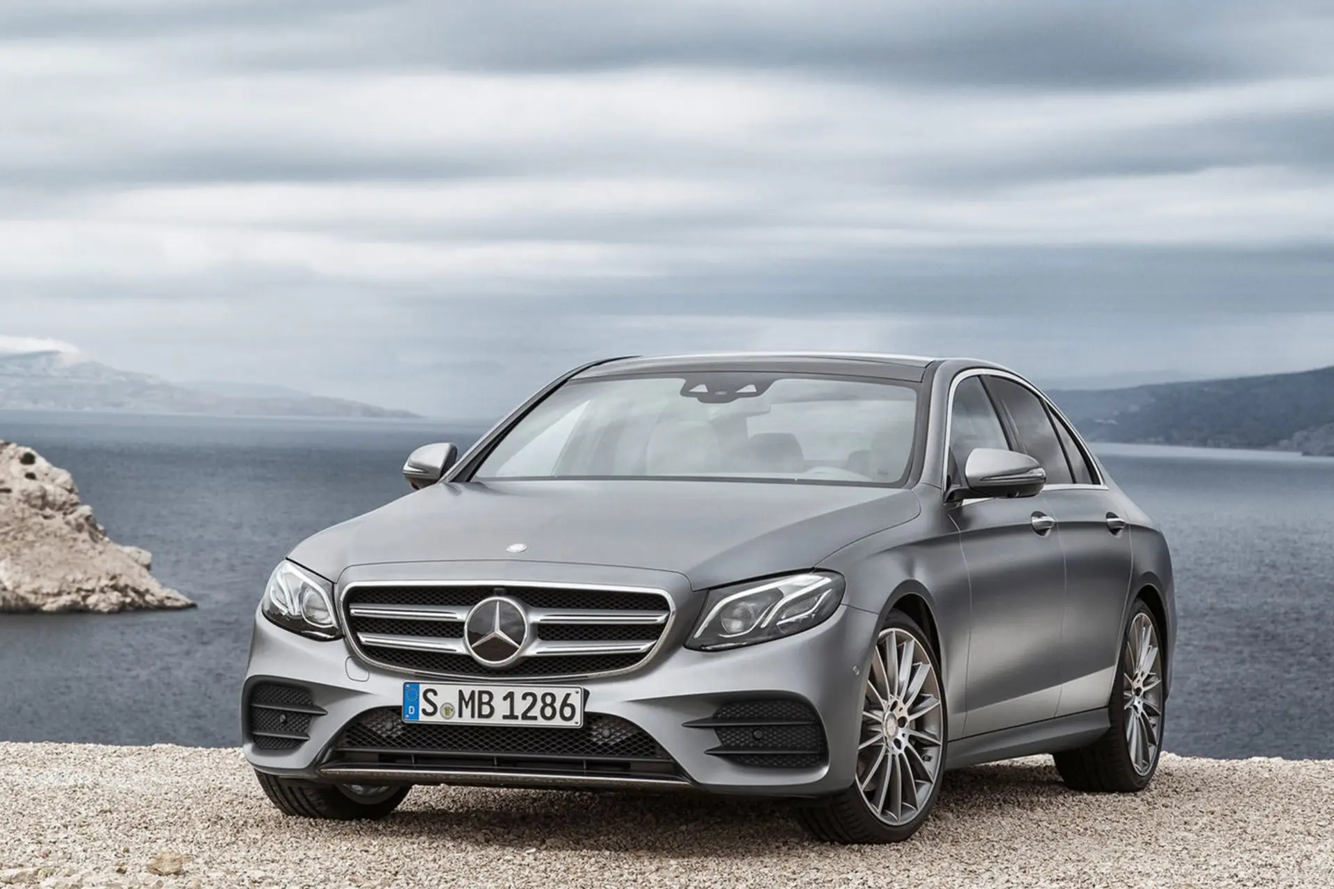 با آپشن های مرسدس بنز E250 آشنا شوید